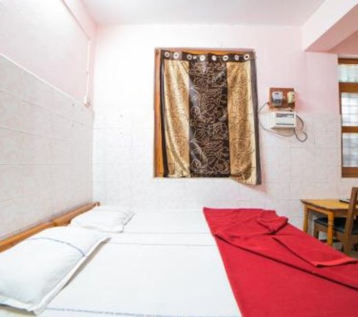 SPOT ON 45433 Sree Radha Lodge