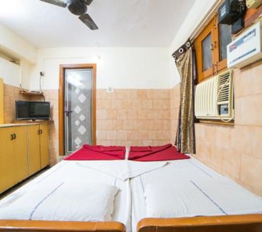 SPOT ON 45433 Sree Radha Lodge