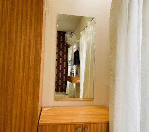 Blue Sapphire Suite (Bathtub and Breakfast)