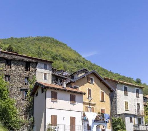 Heavenly Holiday Home in Carcente with Balcony