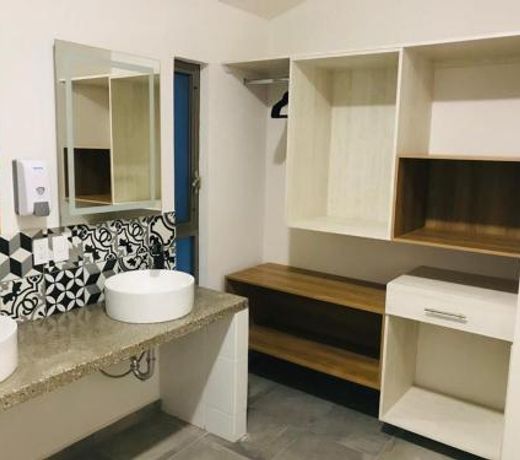 K'eri Inn Hotel & Hostal