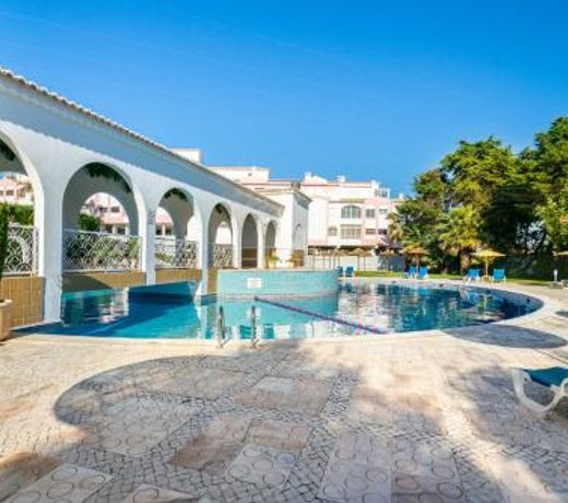 Praia da Rocha, Vila Rosa, T1, Piscinas, Parqueamento e Internet by IG