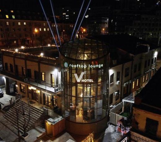 V Hotel&Rooftop lounge