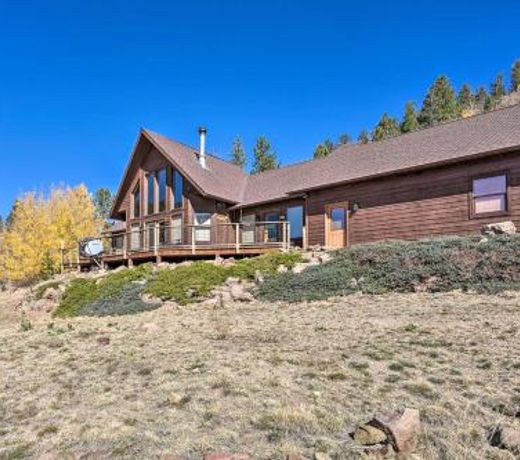 Mtn-View Cabin with Deck, 3 Mi to Cripple Creek!