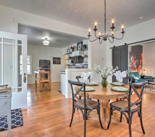 Remodeled Choteau Cottage Ski and Fish Nearby!