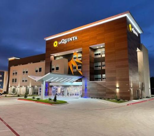 La Quinta Inn & Suites by Wyndham Dallas/Fairpark