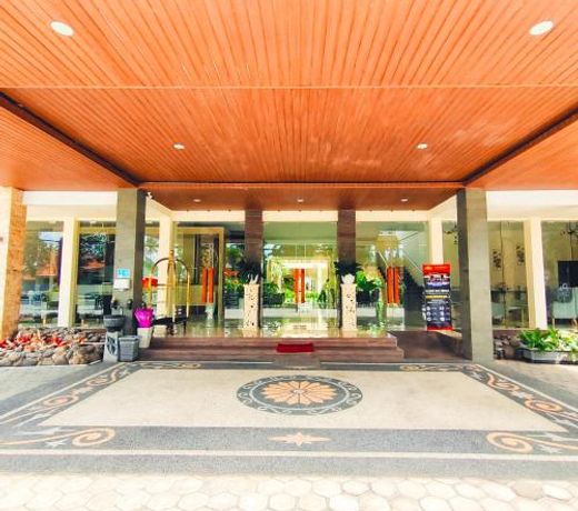 Dreamland Hotel And Lounge