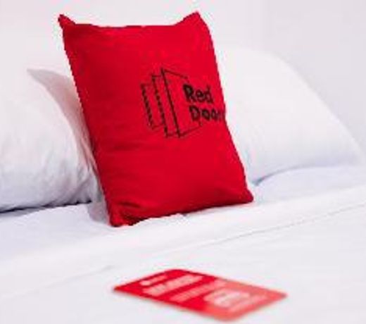 RedDoorz @ Jalan Brigjend Katamso Medan 2