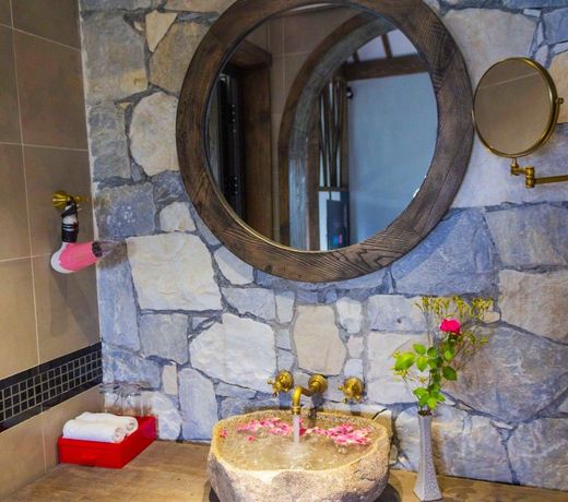 Sapa CatCat Hills Resort