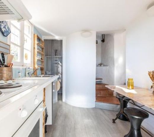 Charming Little Bucolic House 5-Min From City