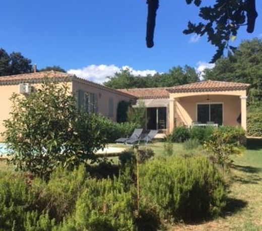VILLA EN CAMPAGNE POUR 8 PERS AVEC PISCINE PARC CLOTURE