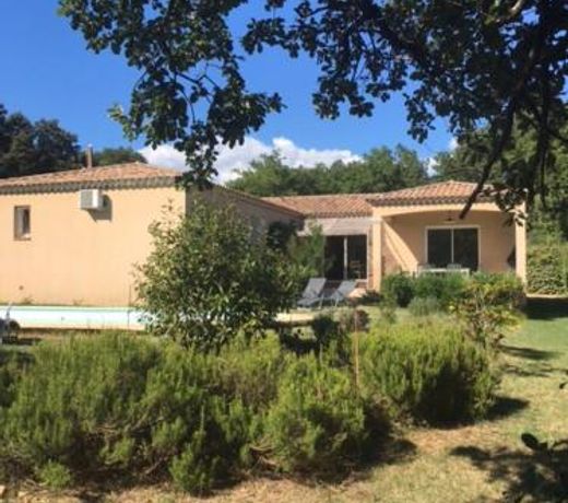 VILLA EN CAMPAGNE POUR 8 PERS AVEC PISCINE PARC CLOTURE