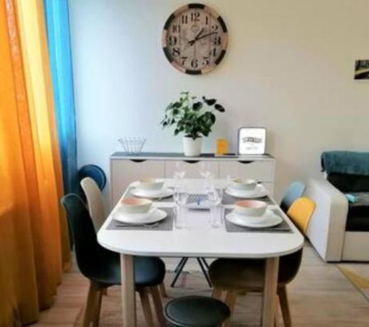 Appartement en centre ville dans résidence calme, RER C 1 min