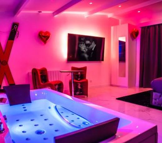 SECRET SUITE "Mr Grey" - Jacuzzi privatif - Gare RER C - Proche Paris