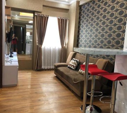 The Suite Metro Apartement by King