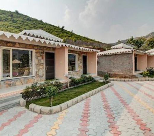 Kanj Holiday Hill Resort & Spa