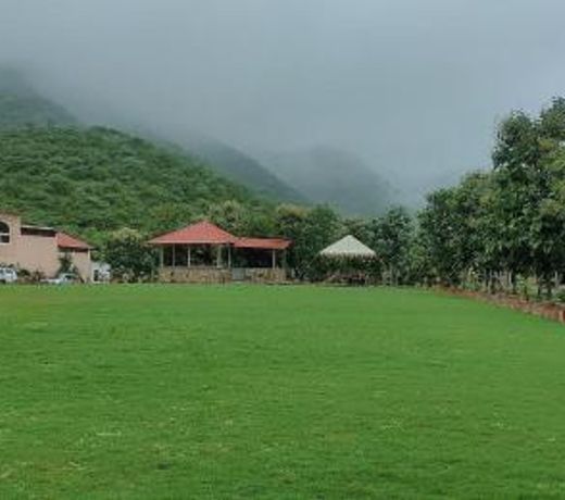 Kanj Holiday Hill Resort & Spa