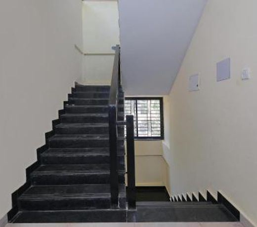 OYO Flagship 76776 Elegant Studio