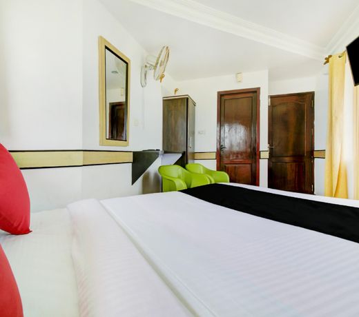 CAPITAL O75308 Floatel International Beach Resort