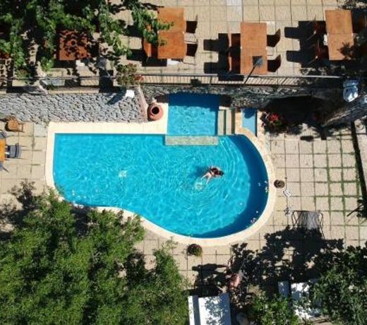 One bedroom appartement with sea view shared pool and enclosed garden at Badolato