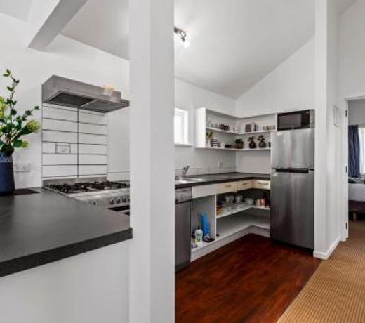 Historic Stone Cottage - Alley Apartment