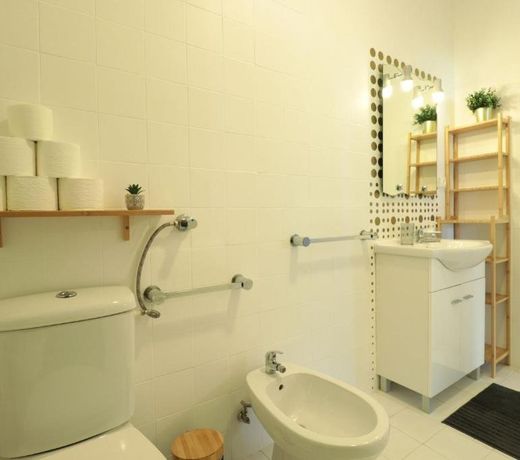 LovelyStay - Cozy 1BR Flat in Alvor with AC and Balcony