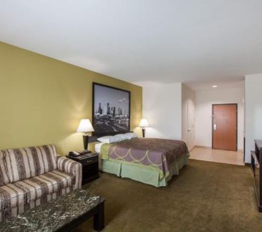 Scottish Inn and Suites