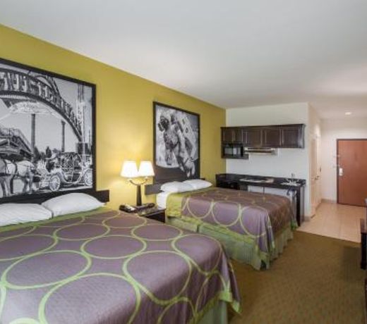Scottish Inn and Suites