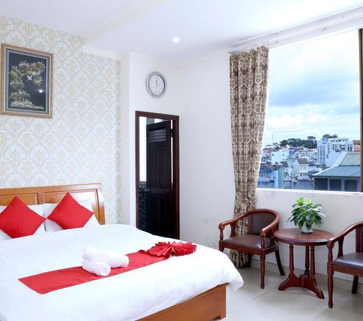 Selina Hotel