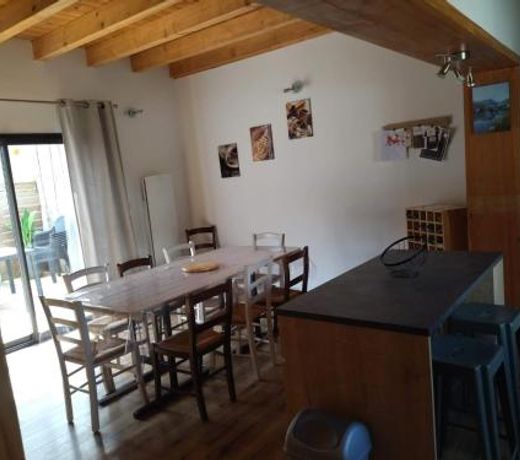 Maison familiale au centre de Loudenvielle