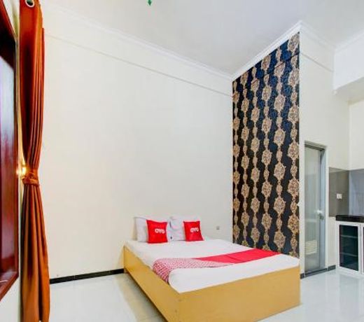 OYO 90151 Guest House 180