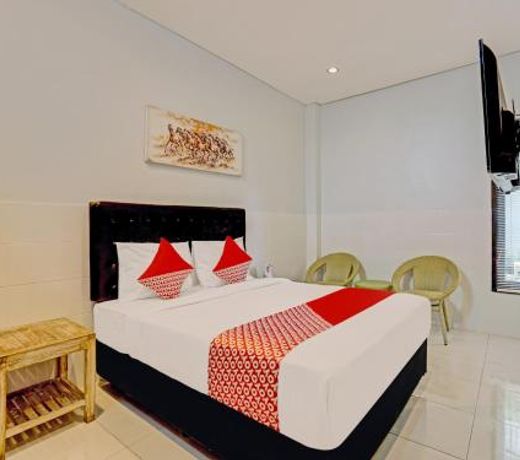 OYO 90155 Landuh Merta Residence