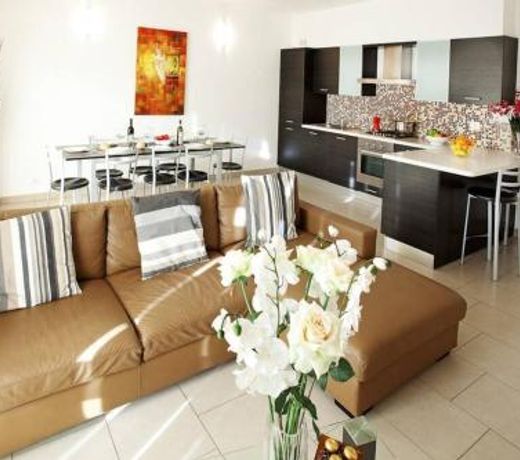 TREMEZZO RESIDENCE 2