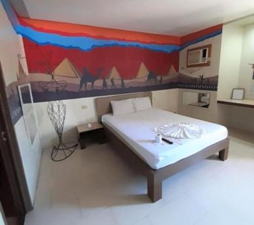 OYO 721 Silks Inn