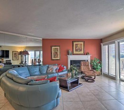 Beachfront Indian Shores Condo Pool, Hot Tub