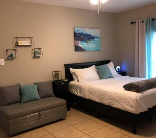 The Comfi Coral - Large 1 Bedroom Studio A