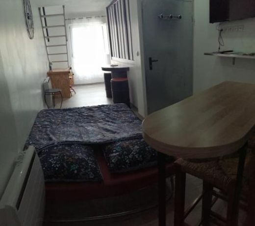 Deux studios centre village Loft ou cosy