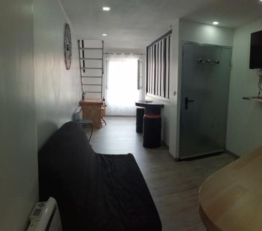 Deux studios centre village Loft ou cosy