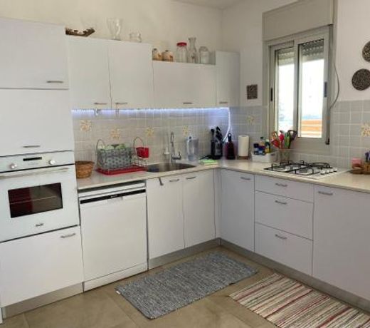Acre sea view 11th floor apartment