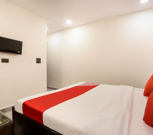 OYO Flagship 76522 Star Stay