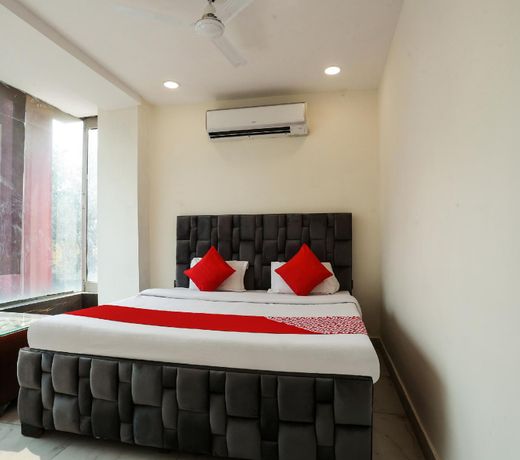 OYO Flagship 76522 Star Stay