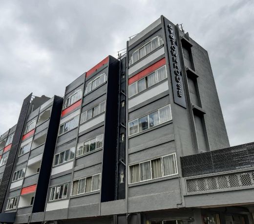 OYO Townhouse 592 Century Hotel