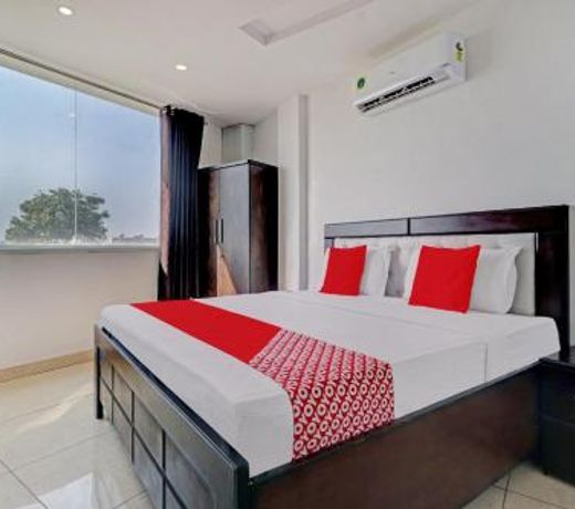 Vaccinated Staff- OYO 67166 Hotel Sunrise