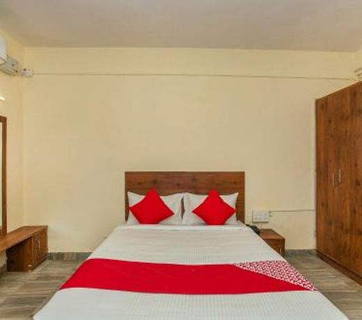 OYO Flagship 77157 Puttana Chetty Townhall