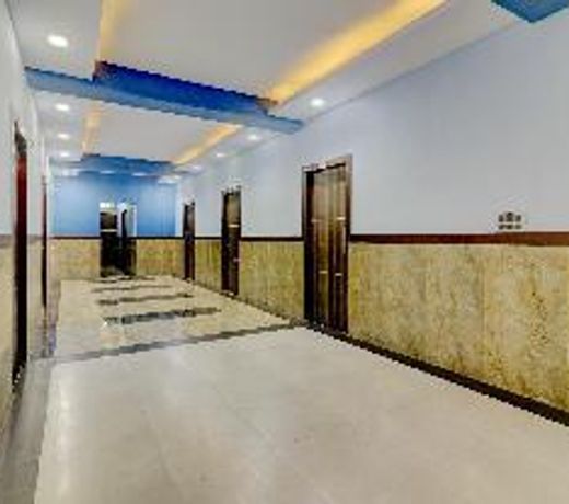 OYO ALG058 Kiran Palace
