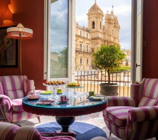 Q92 Noto Hotel