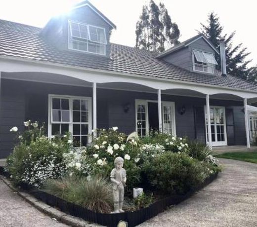 Amy's Forest City Villa