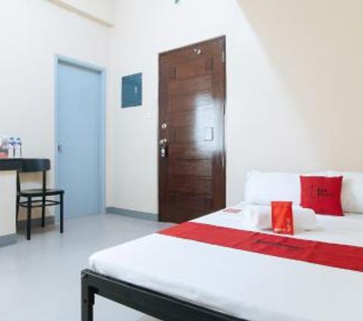 RedDoorz Plus @ Torre De Manuel Residences 1