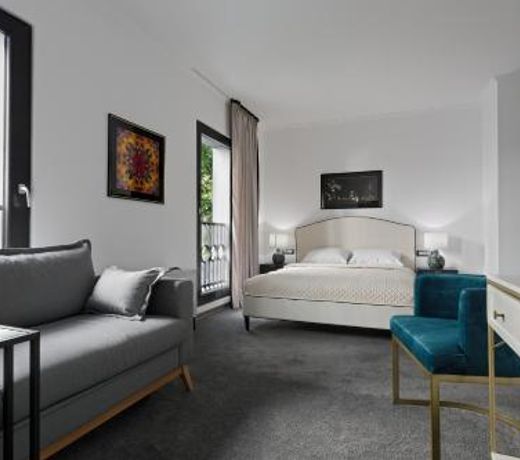 The Square Hotel