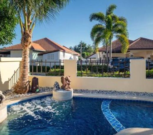 Well presented private pool villa in Hua Hin
